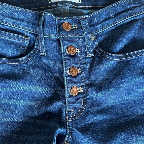 Madewell 9" Mid-Rise Skinny Jeans in Hayes Wash: Button-Front Edition - Picture 6 of 13